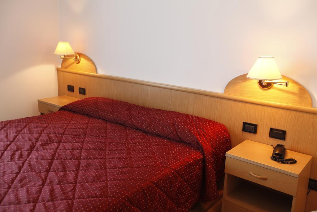 Hotel Spera Strigno Rum bild